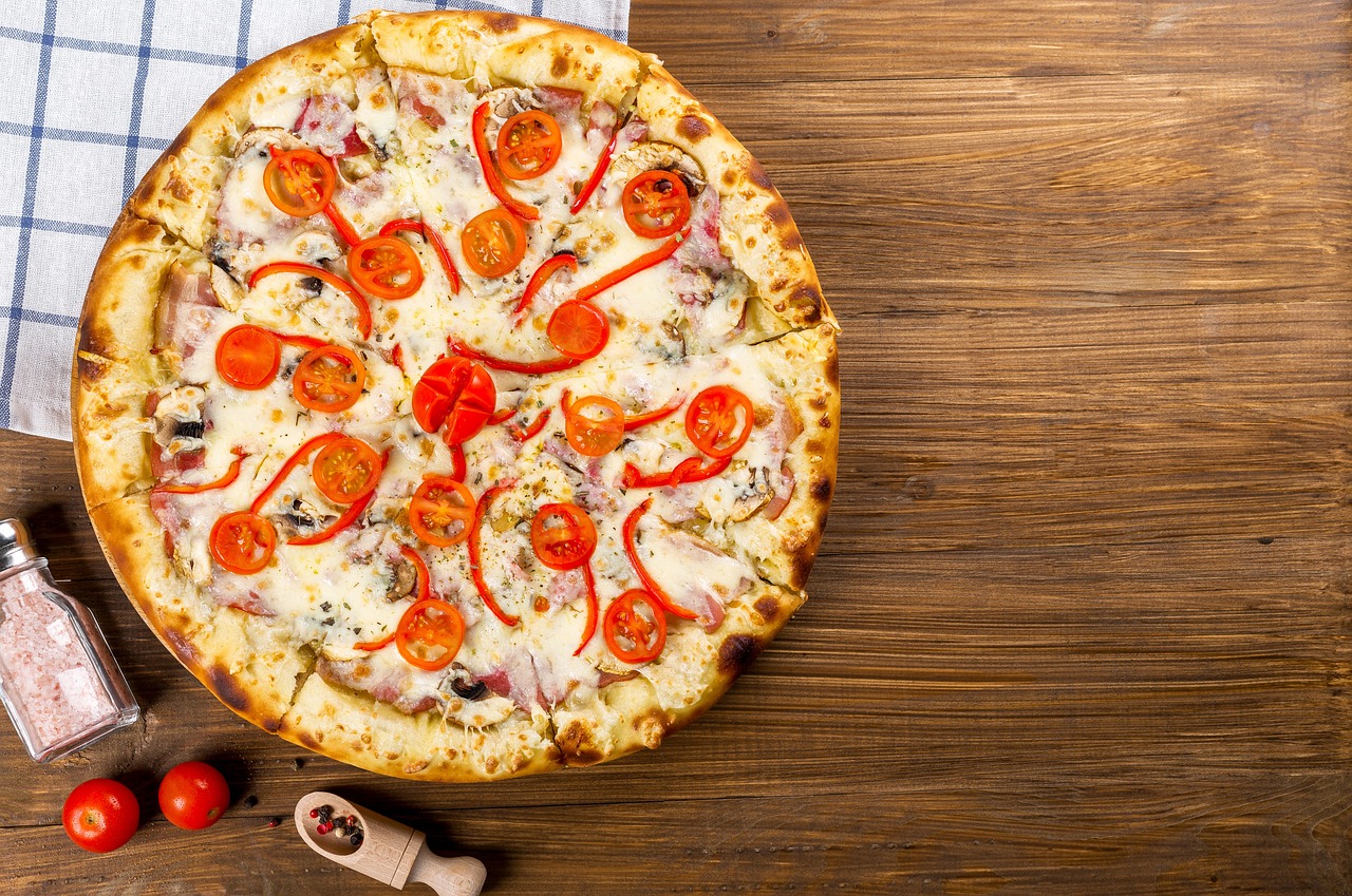 pizza s rajčaty